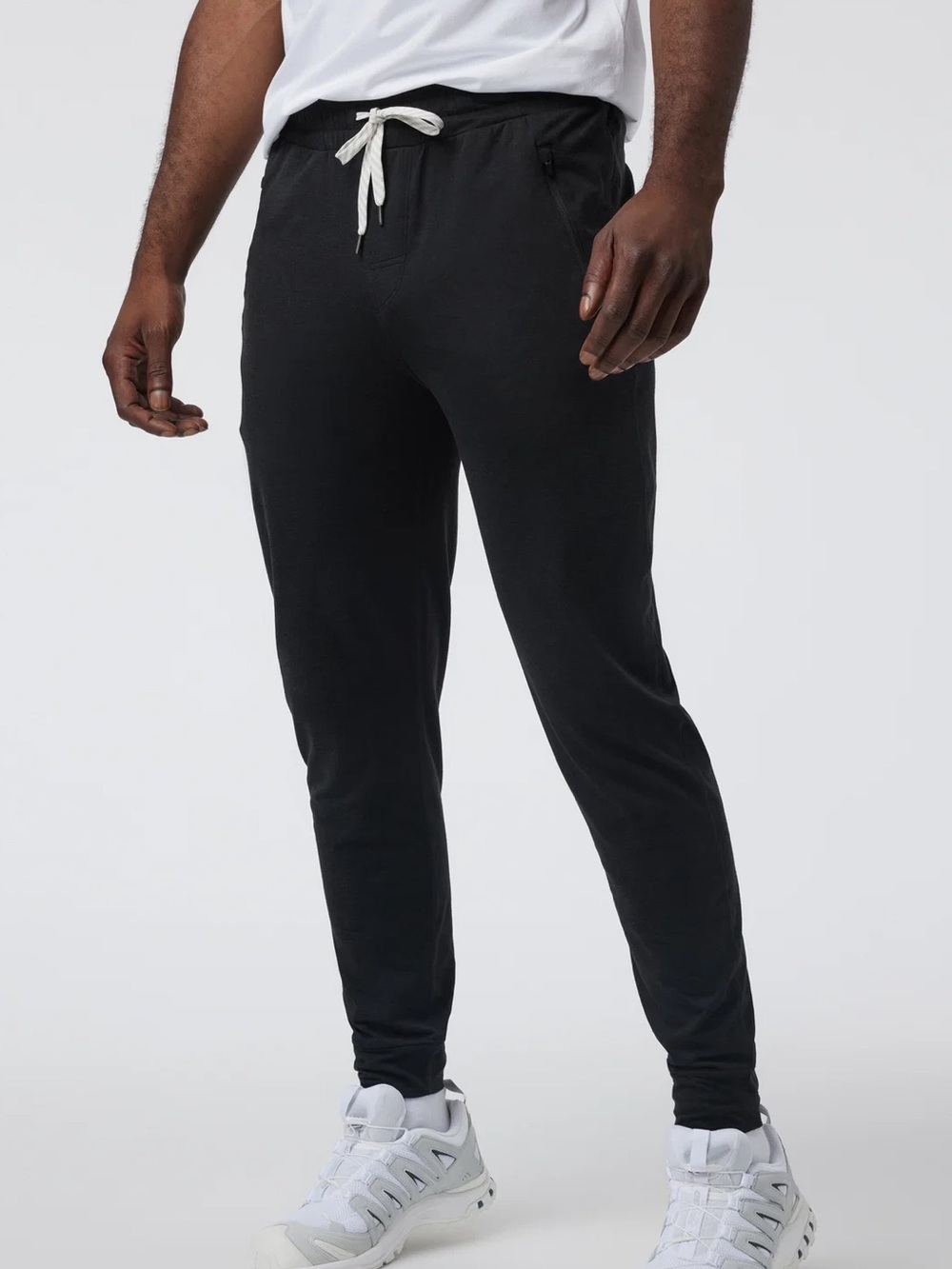 Vuori Ponto Performance Jogger in Black Heather - Picture 2 of 10